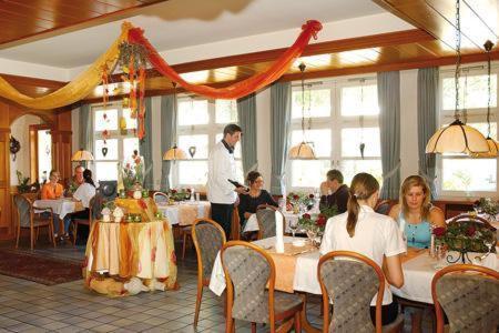 Hotel-Landrestaurant Schnittker Delbrück Buitenkant foto